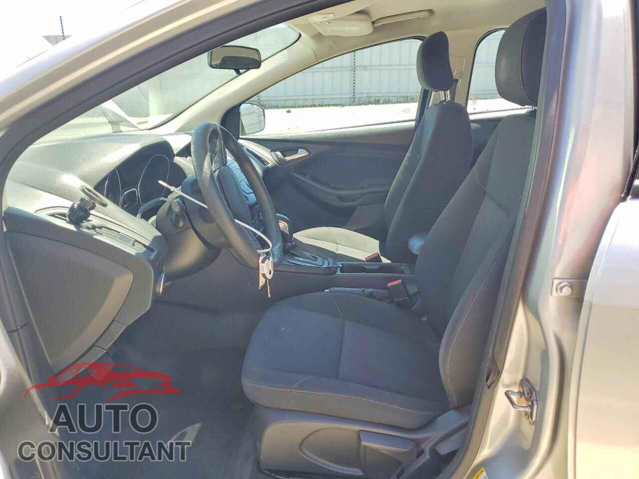FORD FOCUS 2018 - 1FADP3FE2JL313543