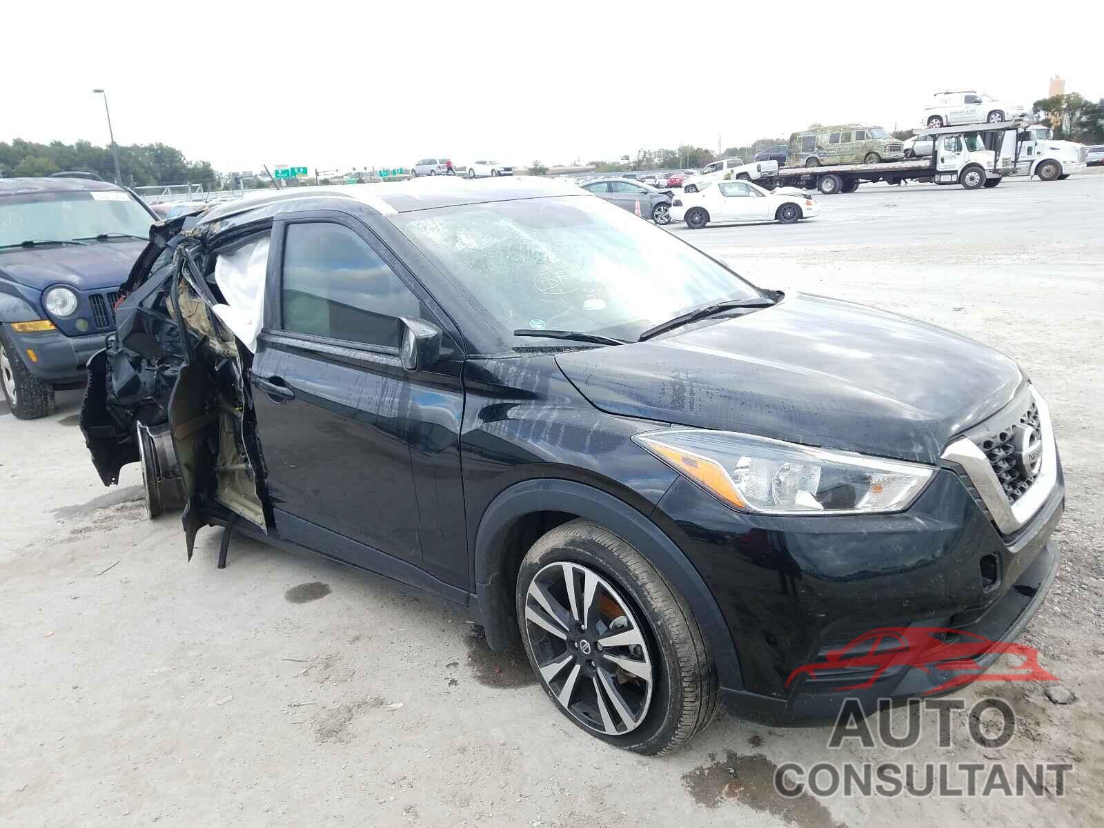 NISSAN KICKS 2018 - 3N1CP5CUXJL543934
