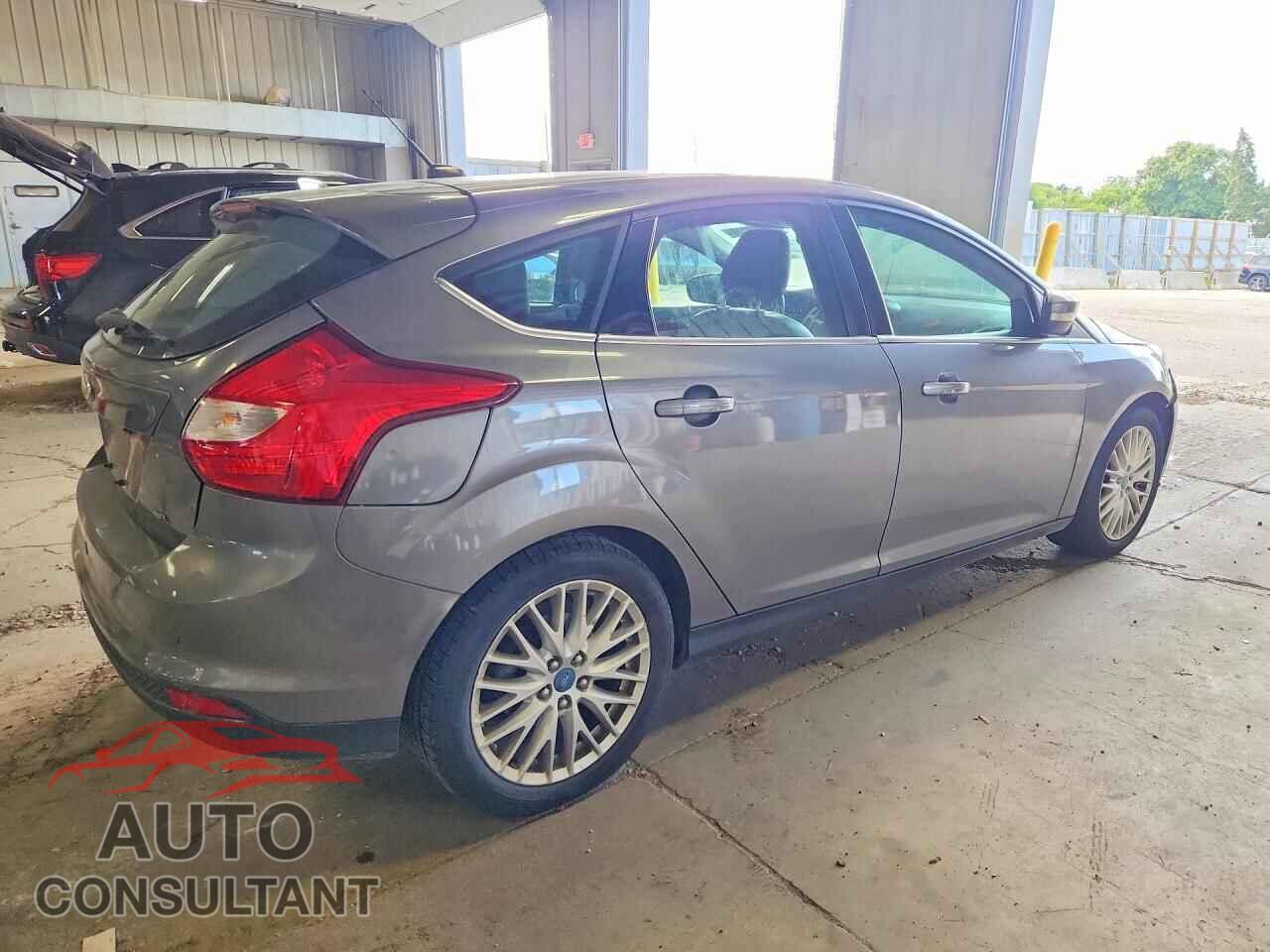 FORD FOCUS 2012 - 1FAHP3M25CL189944