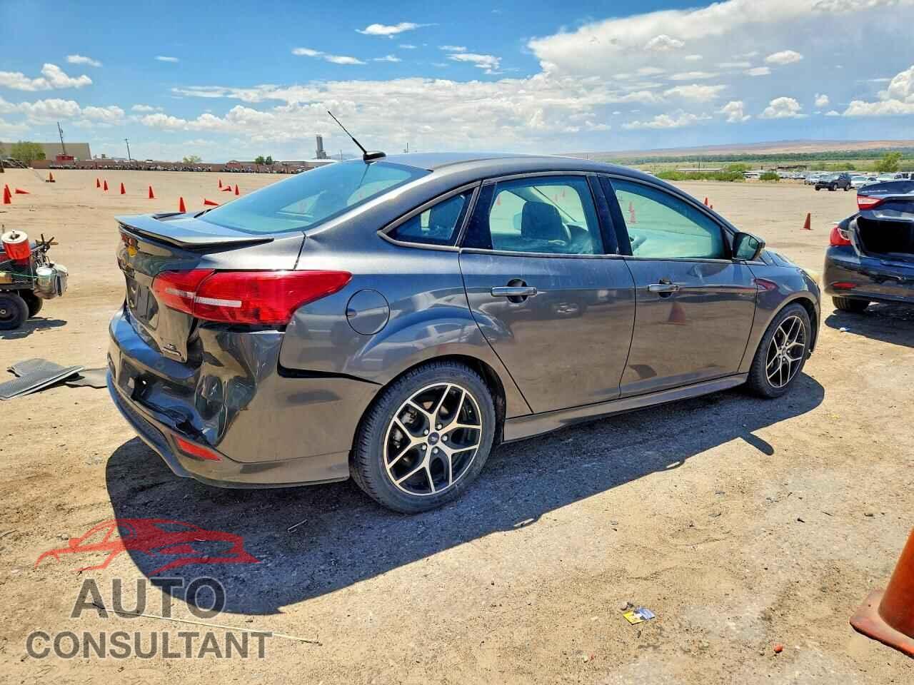 FORD FOCUS 2016 - 1FADP3F22GL245971