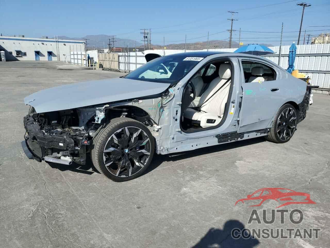 BMW 5 SERIES 2024 - WBA43FJ06RCP67824