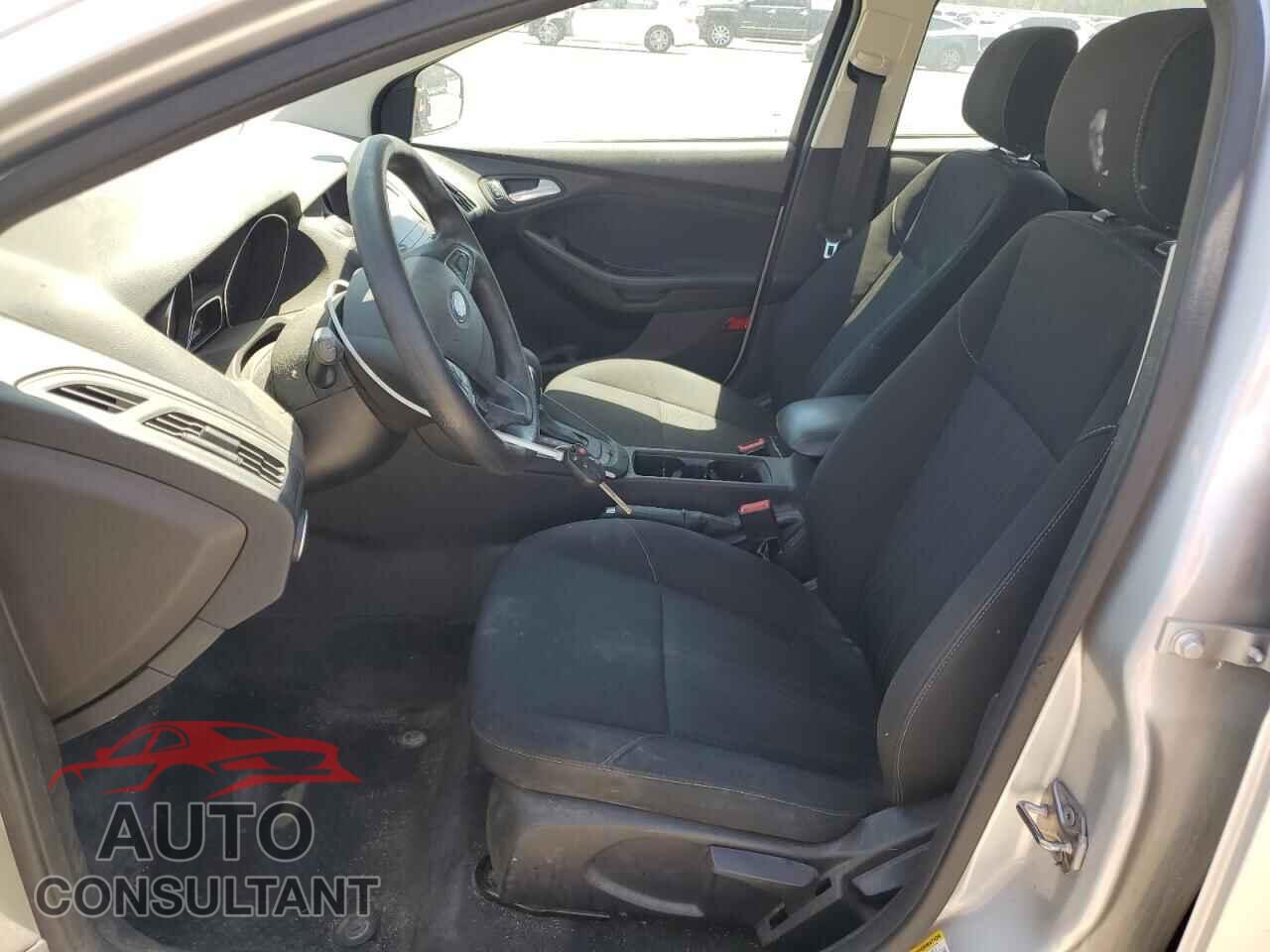 FORD FOCUS 2018 - 1FADP3F21JL271176