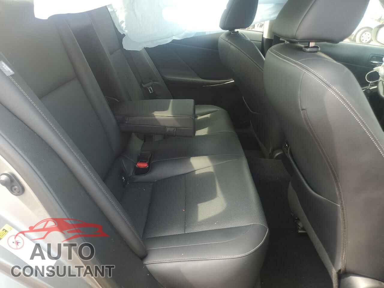 LEXUS IS 2014 - JTHCF1D28E5000169