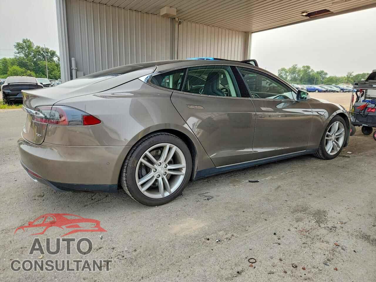 TESLA MODEL S 2015 - 5YJSA1S29FF096022
