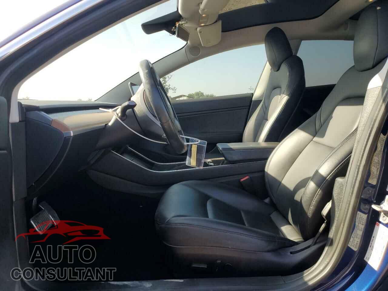 TESLA MODEL 3 2018 - 5YJ3E1EB1JF090082