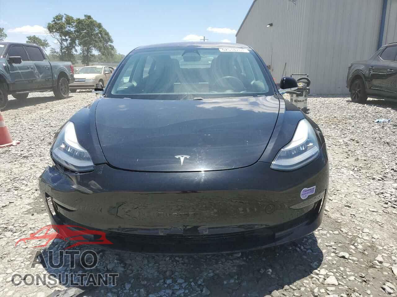 TESLA MODEL 3 2018 - 5YJ3E1EA4JF156681