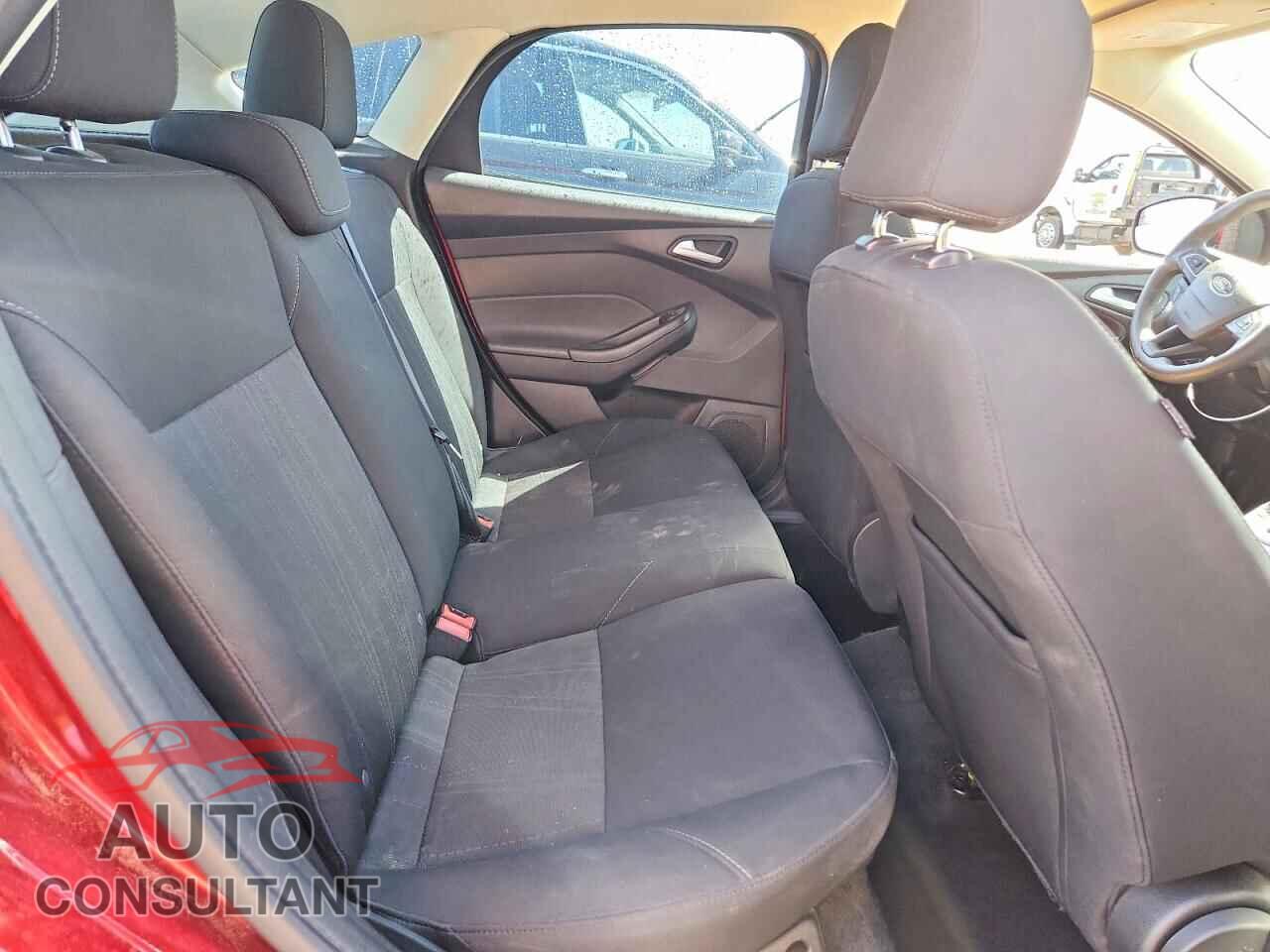 FORD FOCUS 2017 - 1FADP3K29HL337442