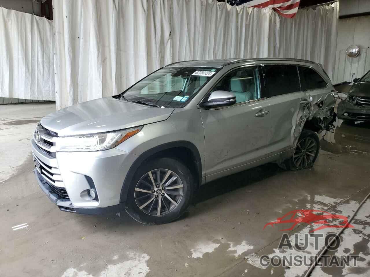 TOYOTA HIGHLANDER 2018 - 5TDJZRFH8JS547379