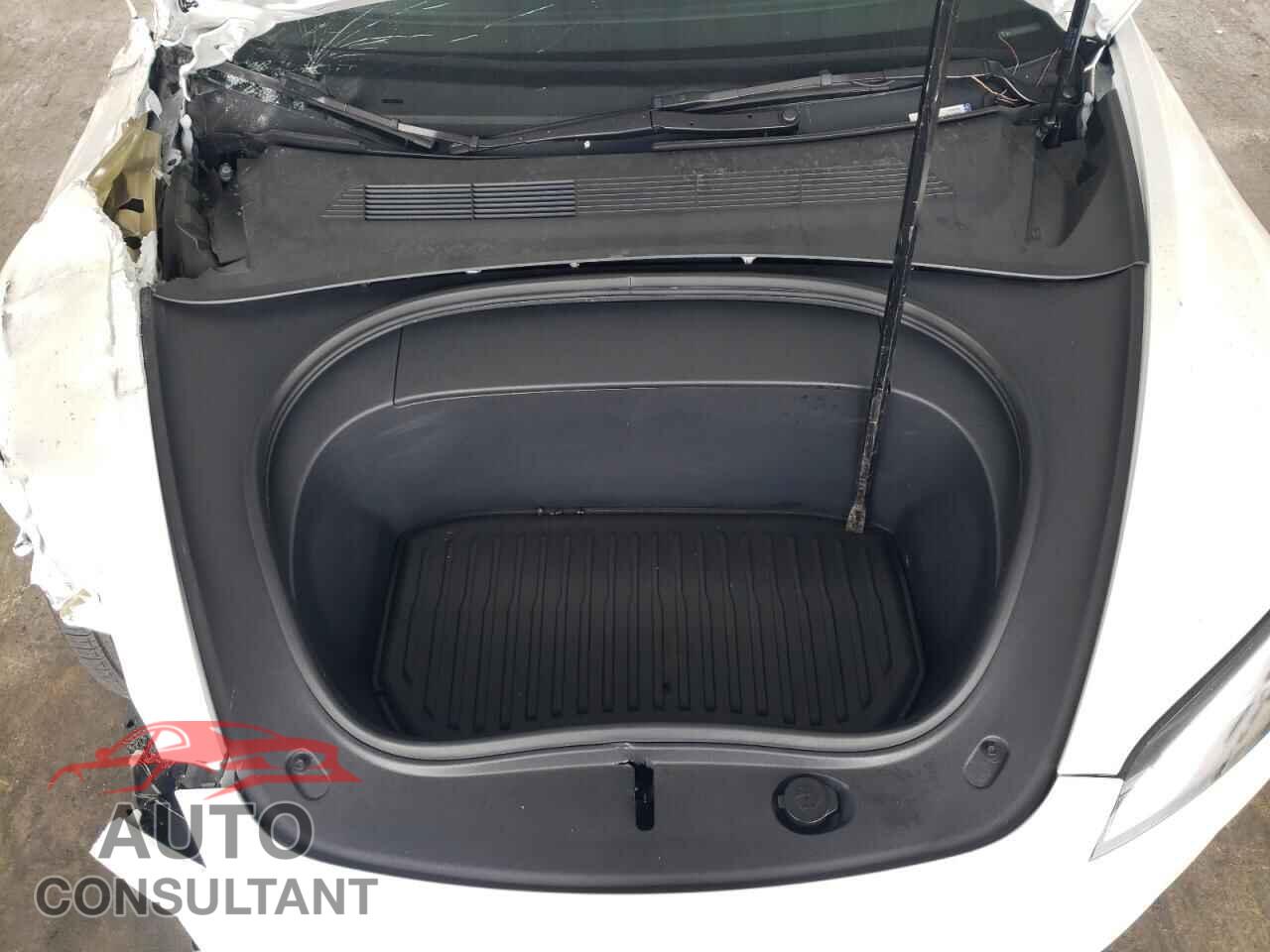 TESLA MODEL 3 2024 - 5YJ3E1EB3RF758511