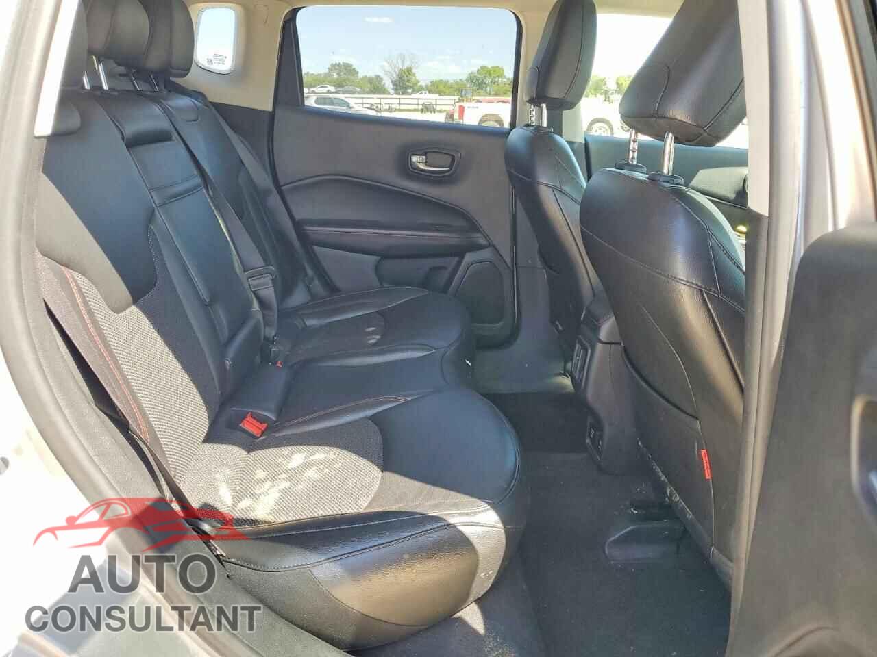 JEEP COMPASS 2019 - 3C4NJDDB3KT744705