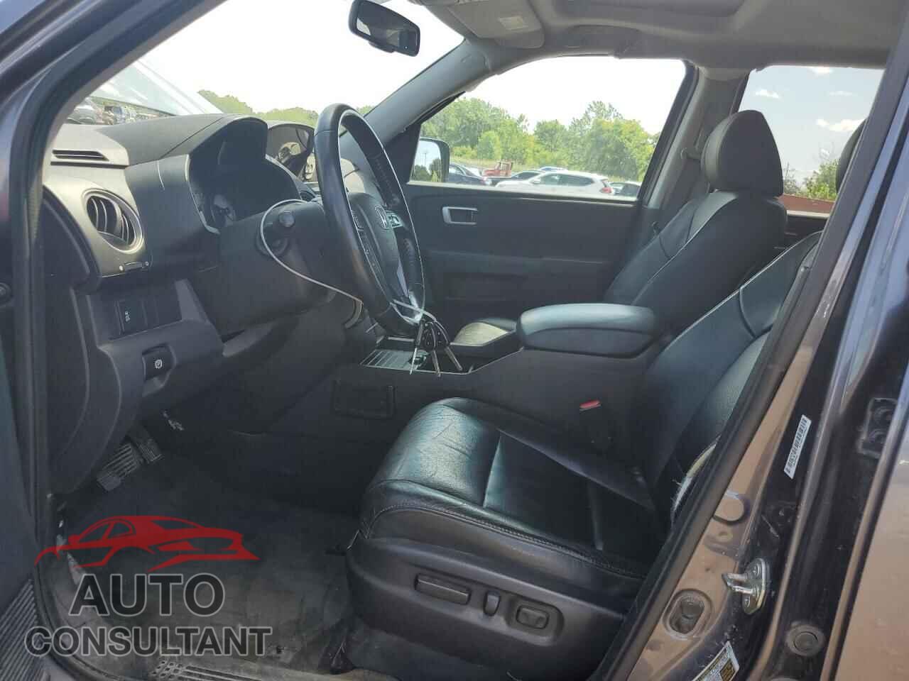 HONDA PILOT 2015 - 5FNYF4H52FB007051