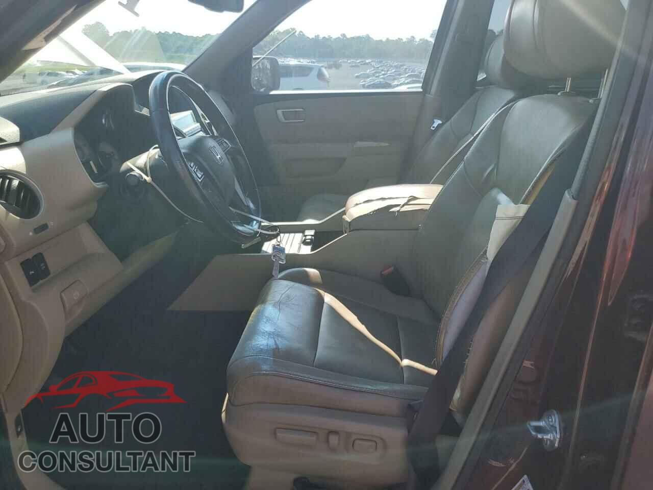 HONDA PILOT 2011 - 5FNYF3H98BB026484