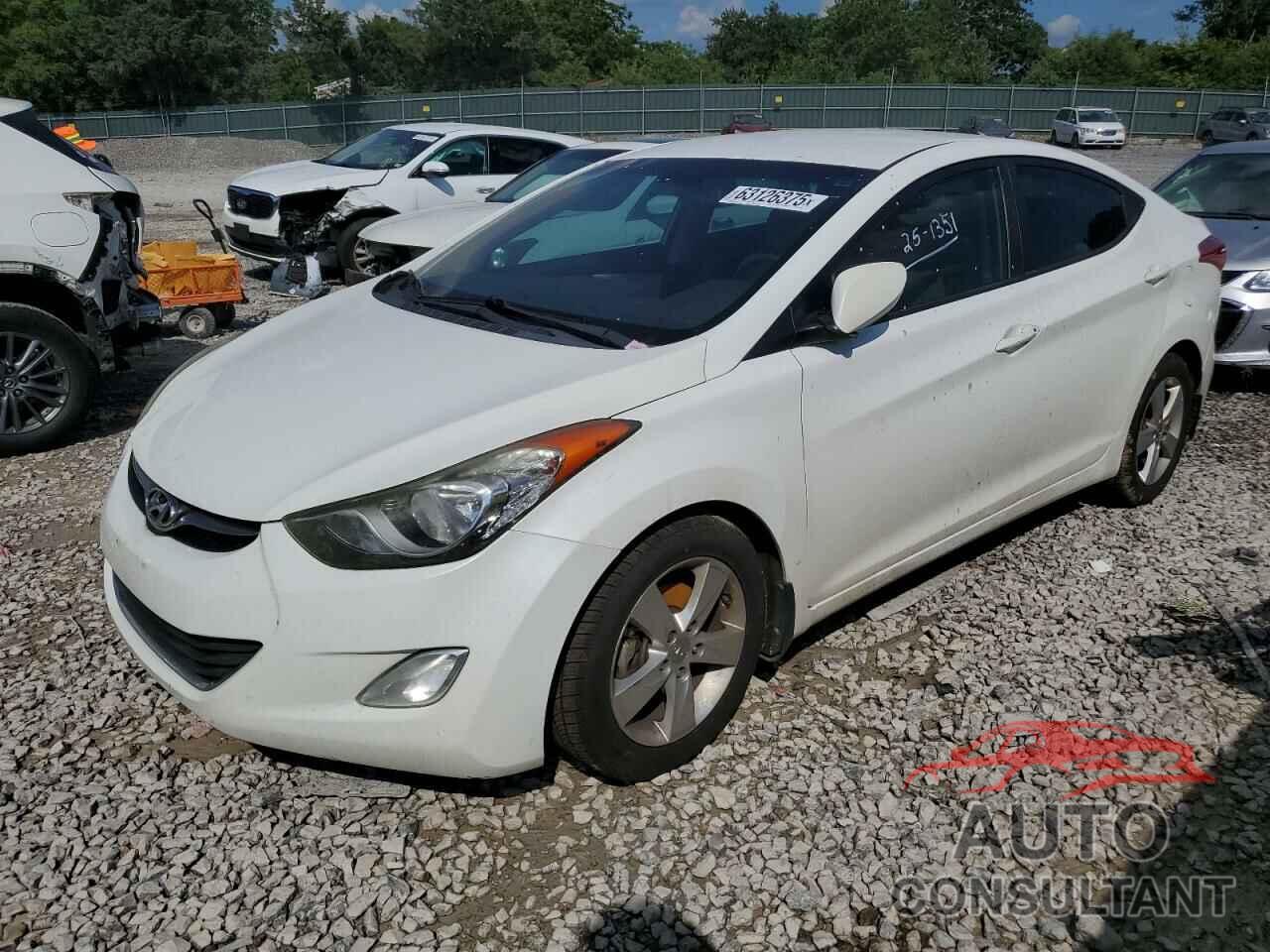 HYUNDAI ELANTRA 2013 - 5NPDH4AE5DH390095