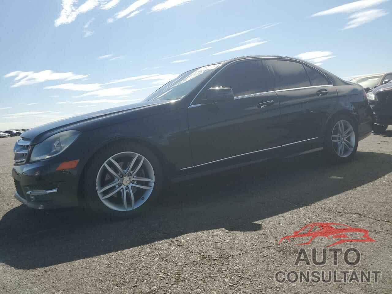 MERCEDES-BENZ C-CLASS 2013 - WDDGF4HB9DA742932