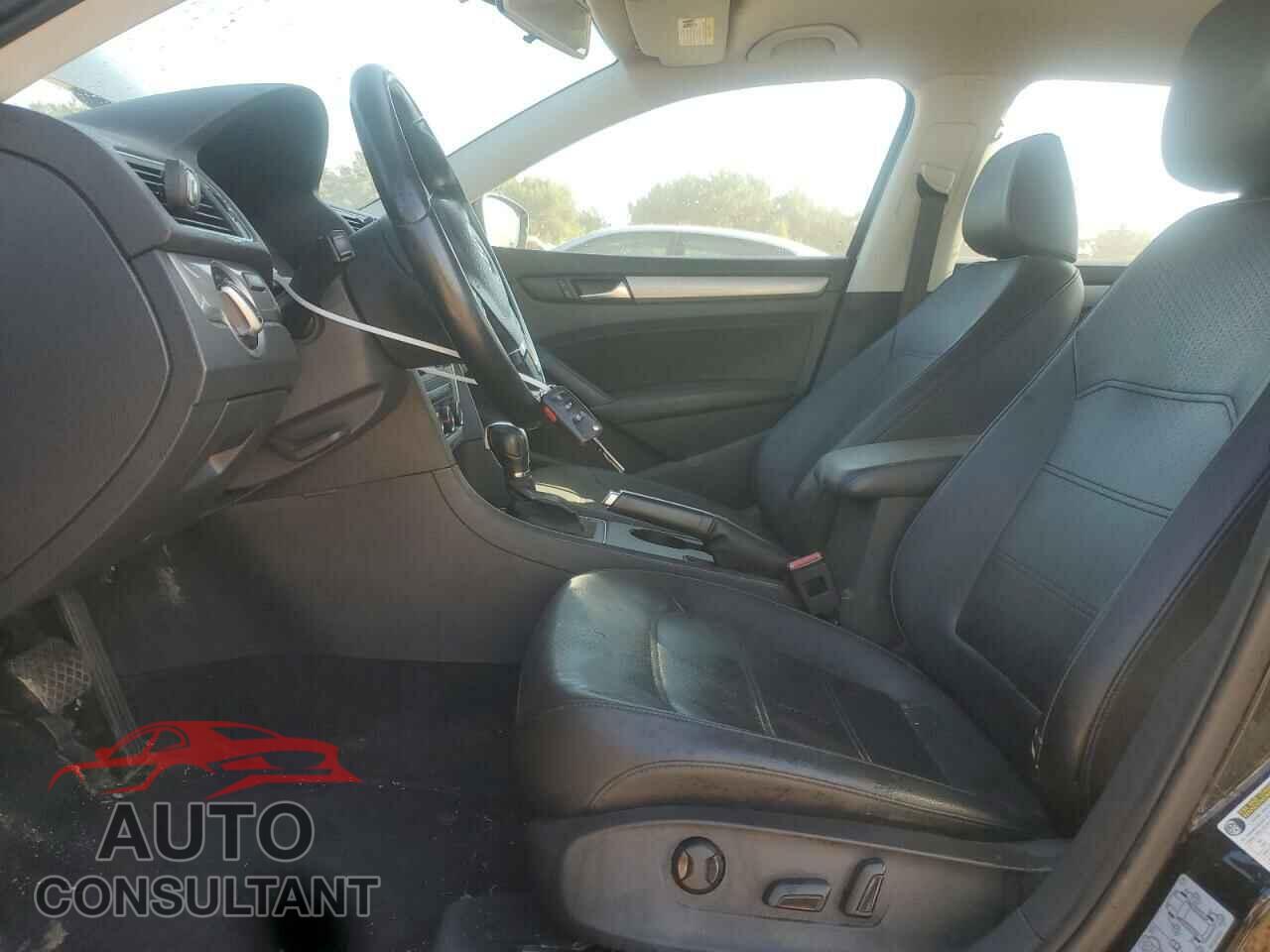 VOLKSWAGEN PASSAT 2014 - 1VWAH7A36EC009996