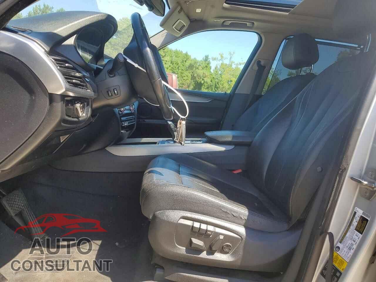 BMW X5 2015 - 5UXKR0C54F0P14193