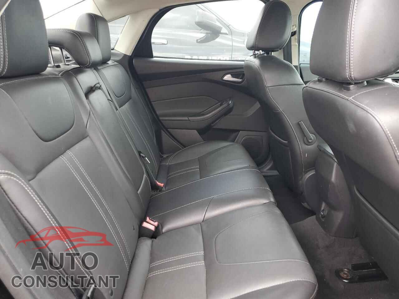 FORD FOCUS 2014 - 1FADP3F21EL215471