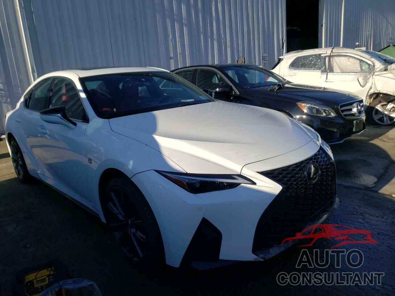 LEXUS IS 2021 - JTHGZ1E20M5020650