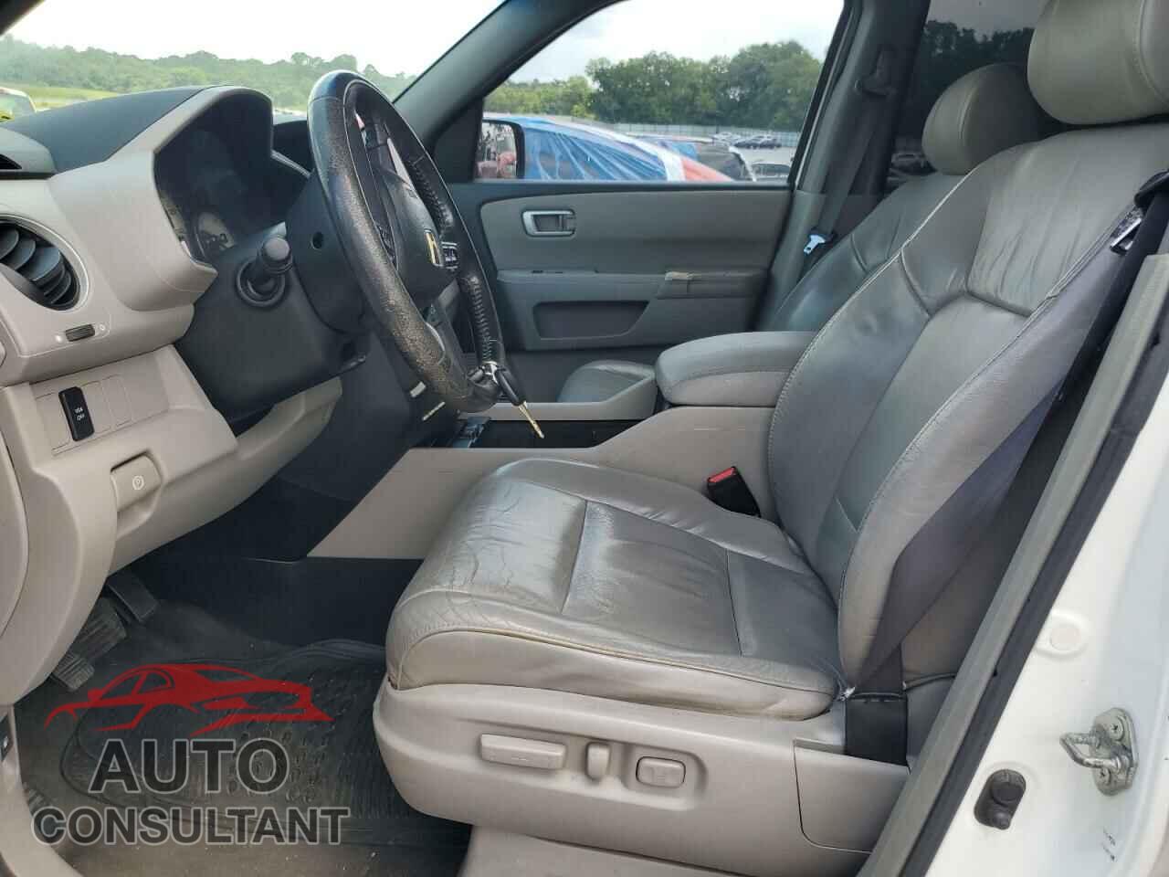 HONDA PILOT 2011 - 5FNYF4H52BB050041