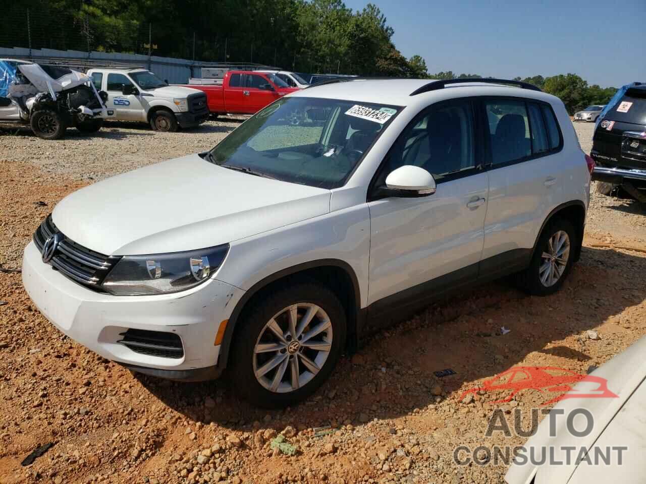 VOLKSWAGEN TIGUAN 2017 - WVGBV7AX5HK048040