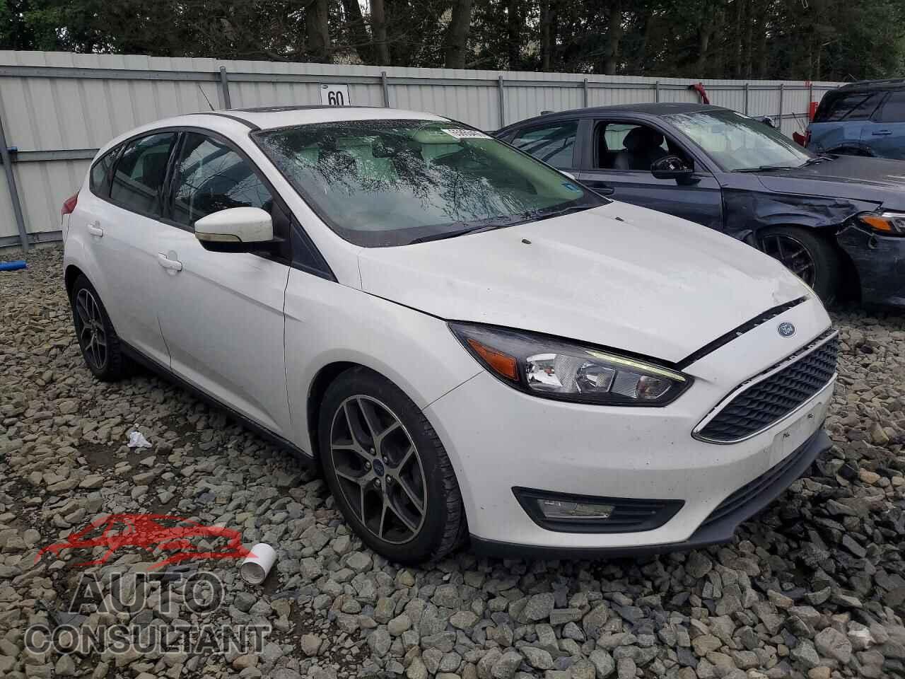 FORD FOCUS 2017 - 1FADP3M28HL330477
