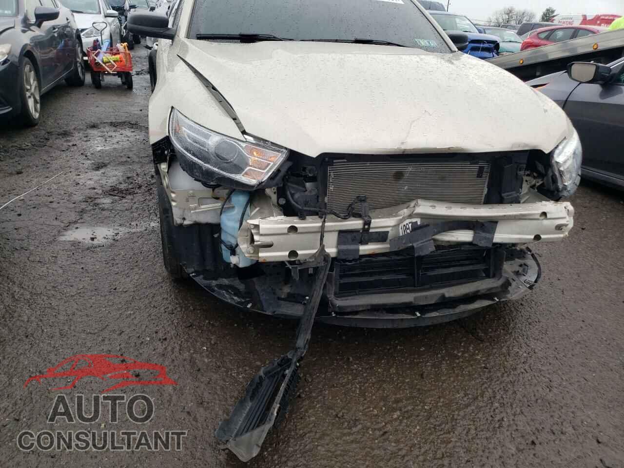 FORD TAURUS 2018 - 1FAHP2D85JG115380
