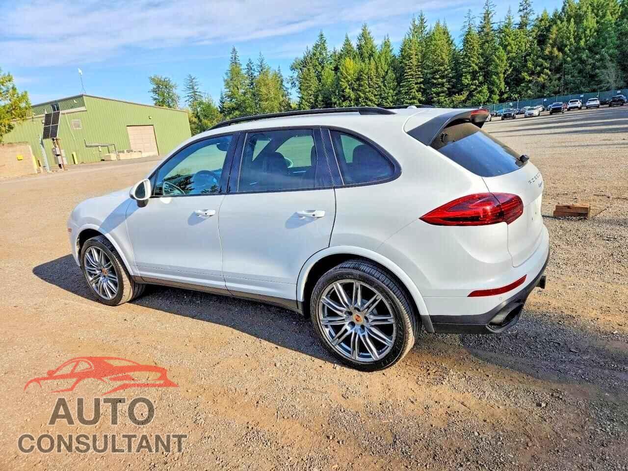 PORSCHE CAYENNE 2017 - WP1AA2A24HKA89003