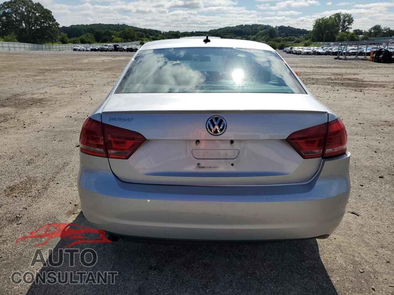 VOLKSWAGEN PASSAT 2013 - 1VWAP7A30DC132727