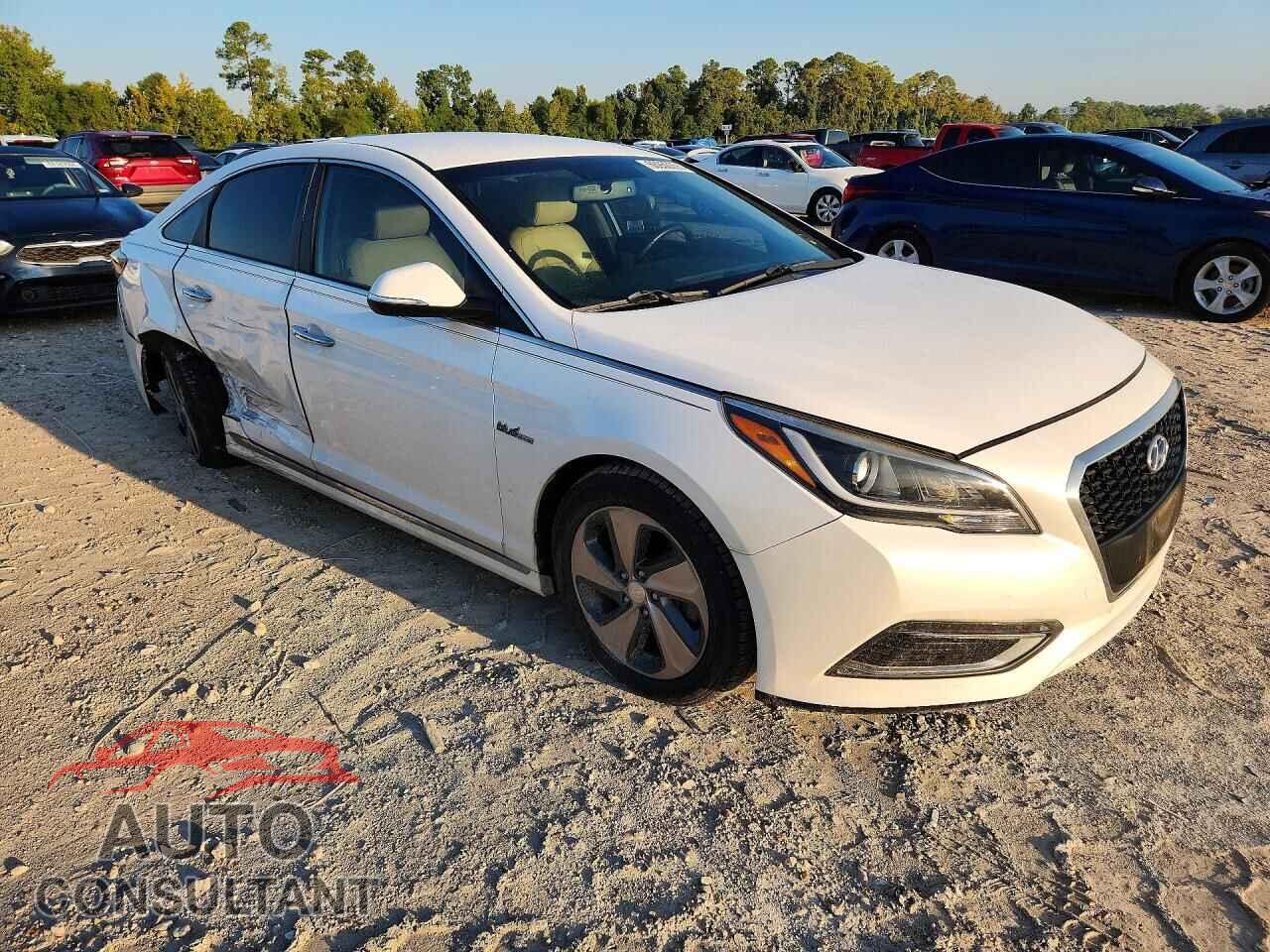 HYUNDAI SONATA 2017 - KMHE34L13HA046741