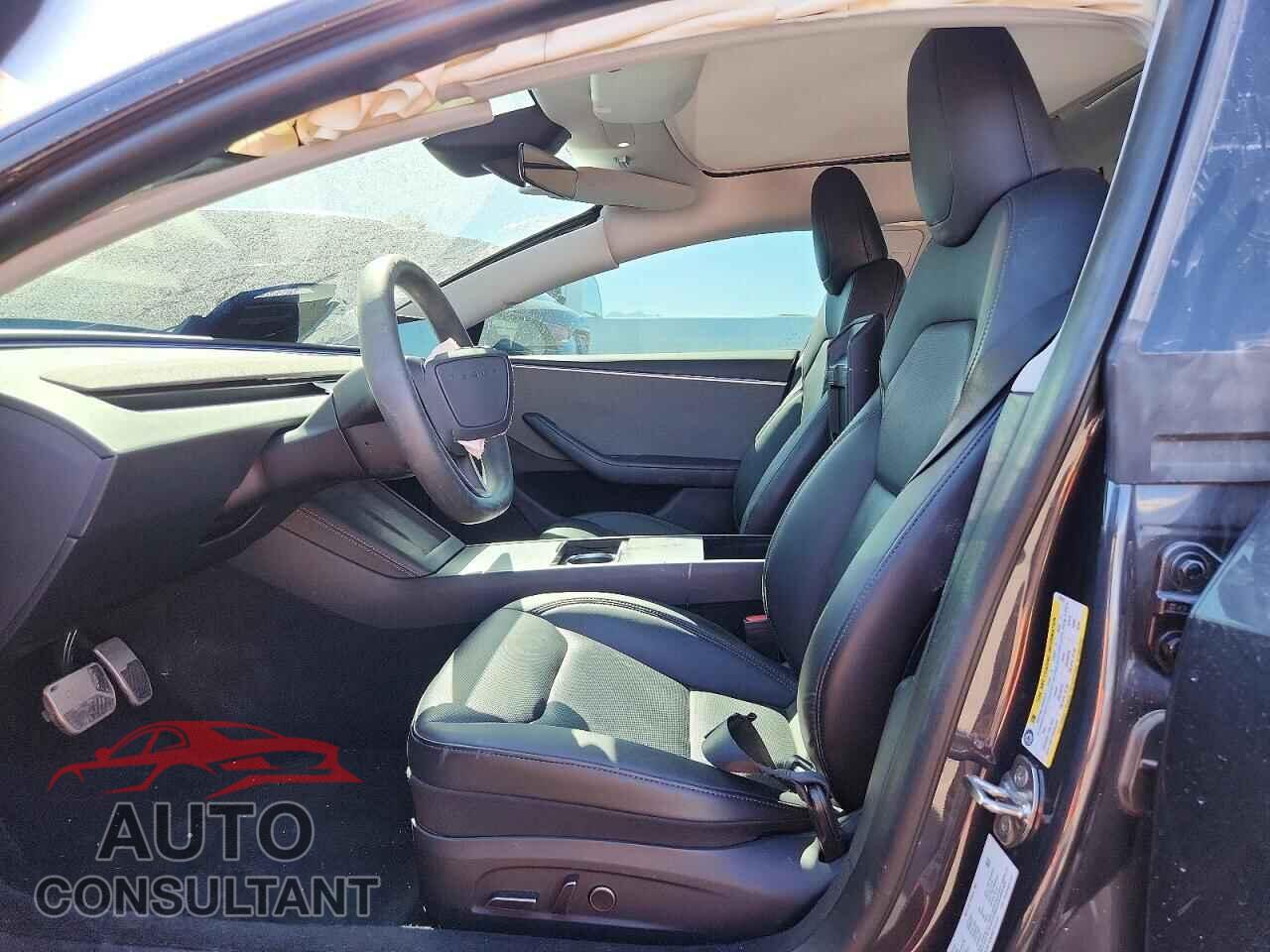 TESLA MODEL 3 2024 - 5YJ3E1EA6RF724151