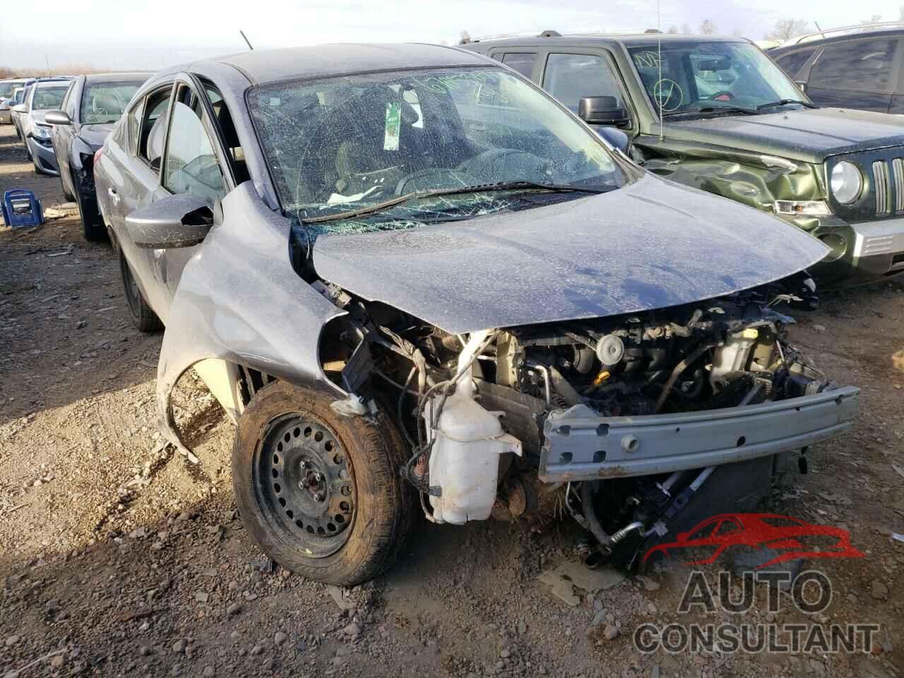NISSAN VERSA 2018 - 3N1CN7AP3JL818462
