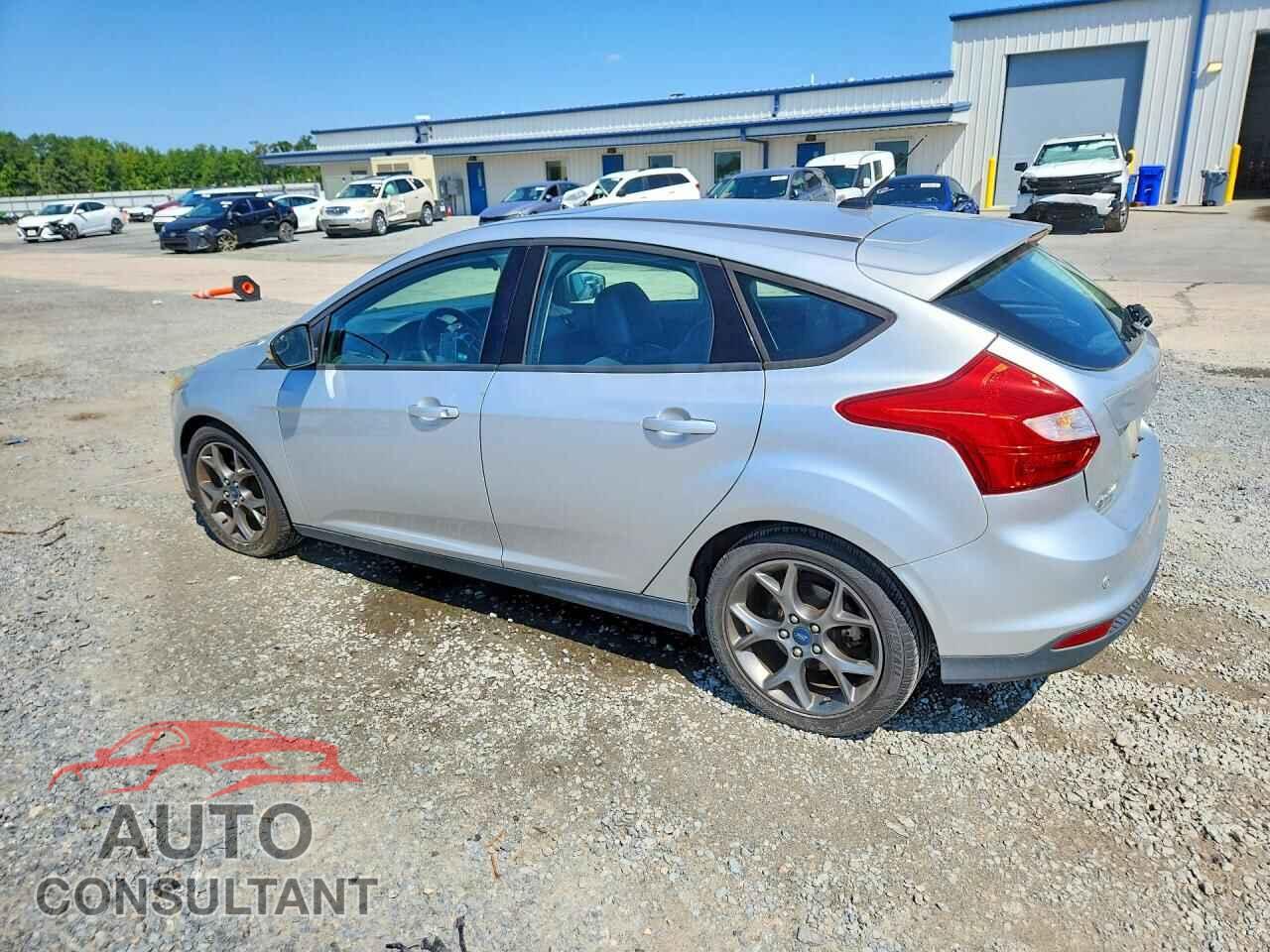 FORD FOCUS 2014 - 1FADP3K22EL141869