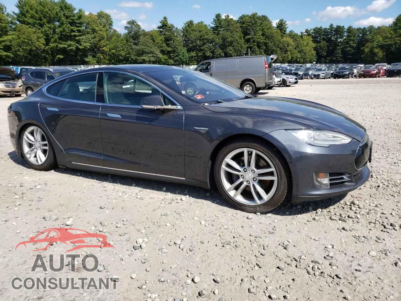 TESLA MODEL S 2015 - 5YJSA1E22FF112492