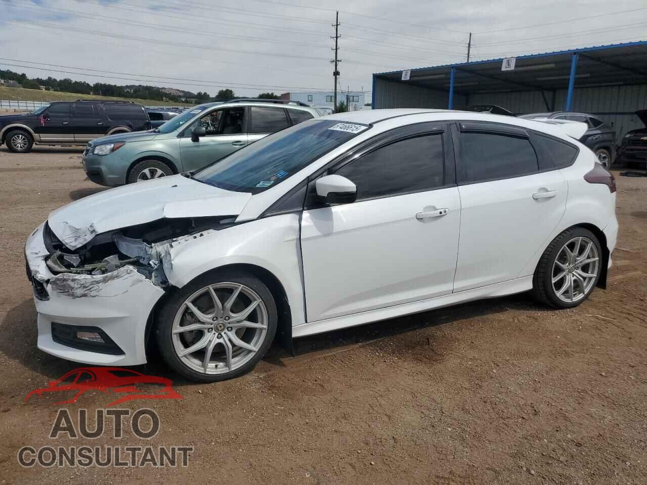 FORD FOCUS 2017 - 1FADP3L90HL245311