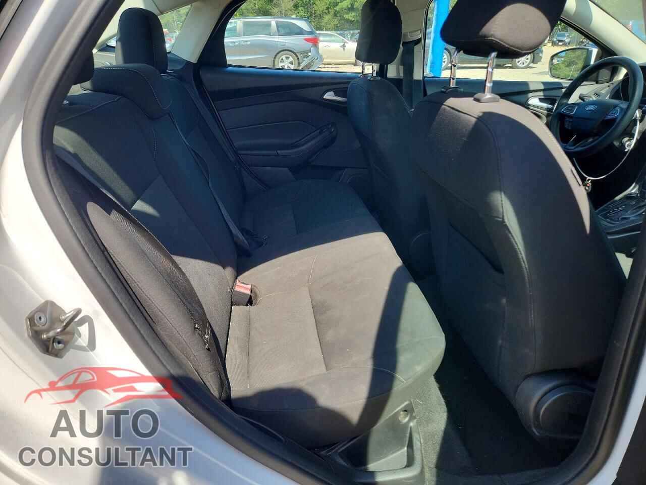 FORD FOCUS 2015 - 1FADP3F27FL317567