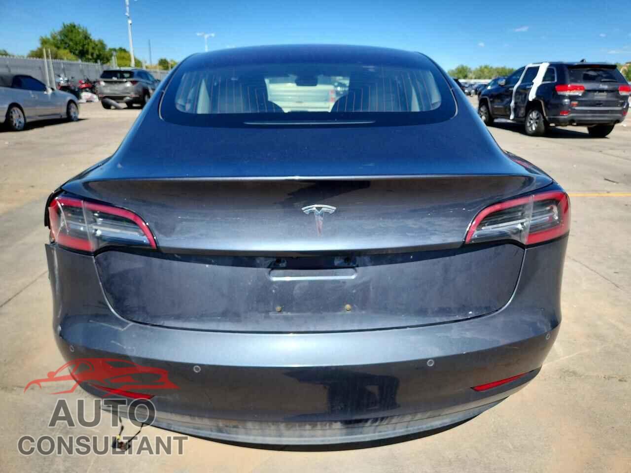 TESLA MODEL 3 2018 - 5YJ3E1EA5JF023718
