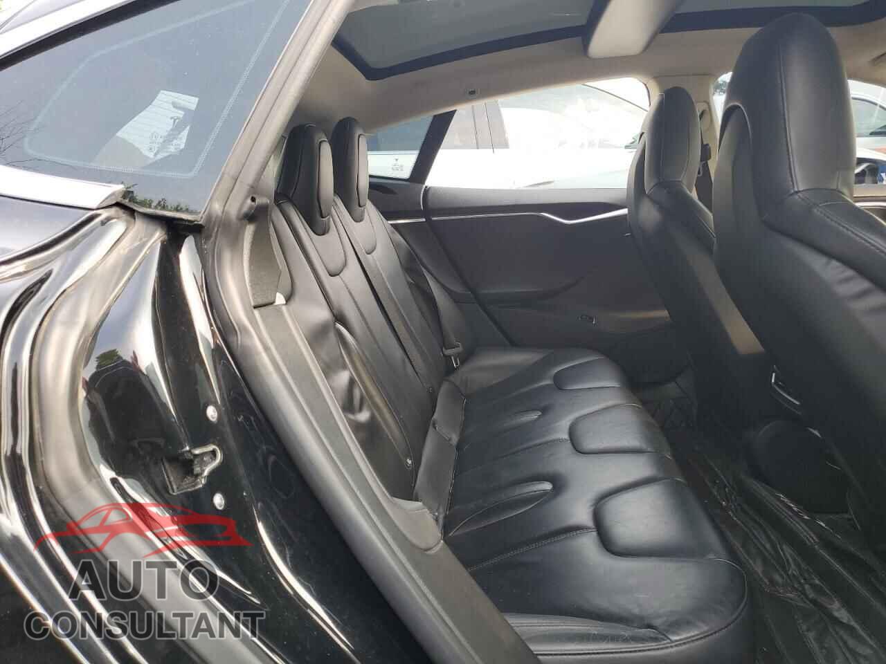 TESLA MODEL S 2014 - 5YJSA1H11EFP56552