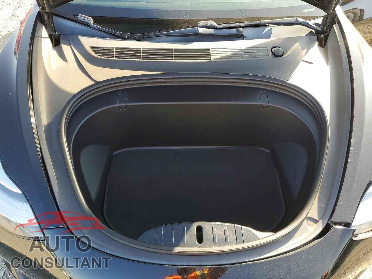 TESLA MODEL 3 2018 - 5YJ3E1EA6JF109135
