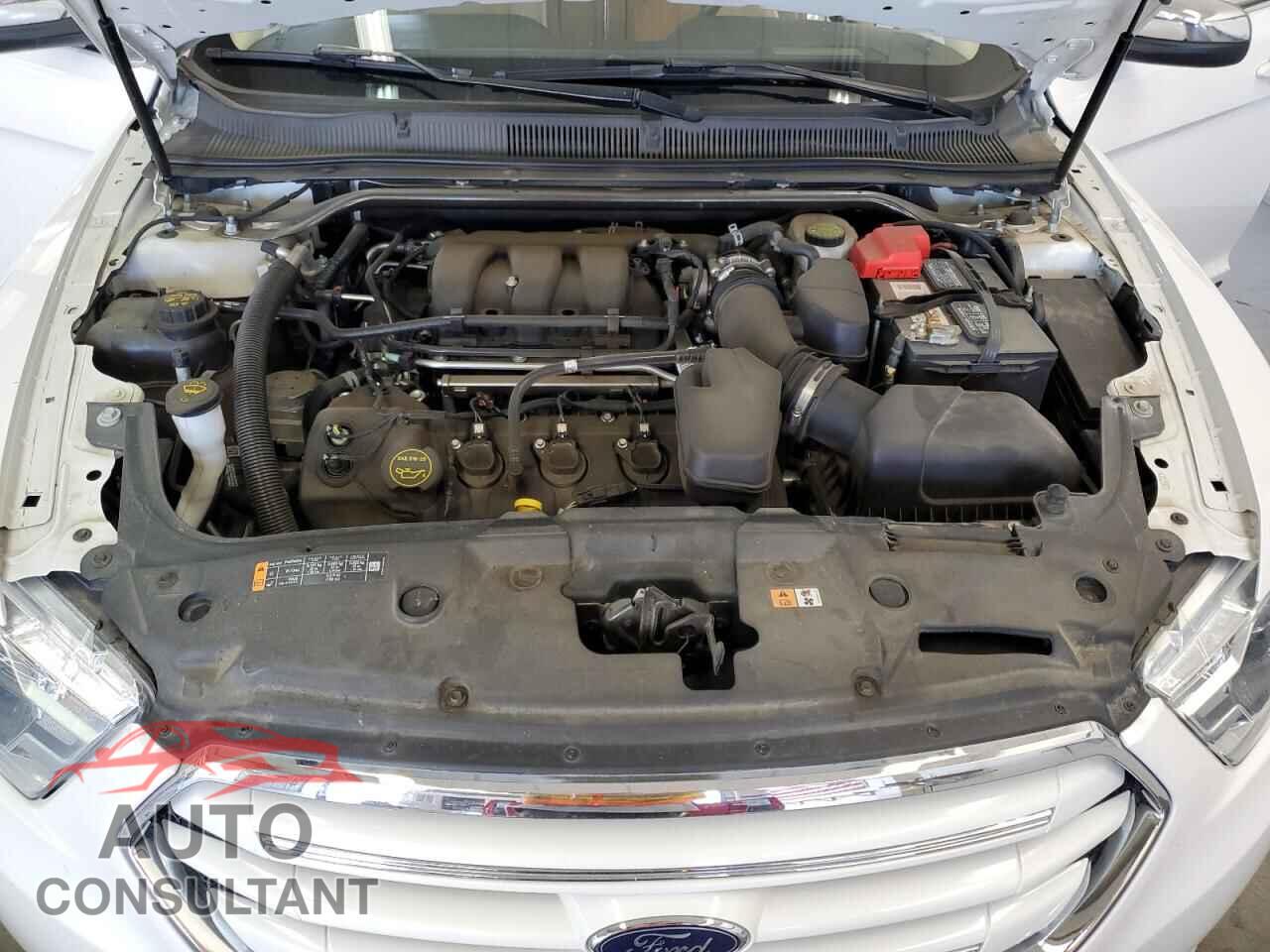 FORD TAURUS 2018 - 1FAHP2J80JG118837
