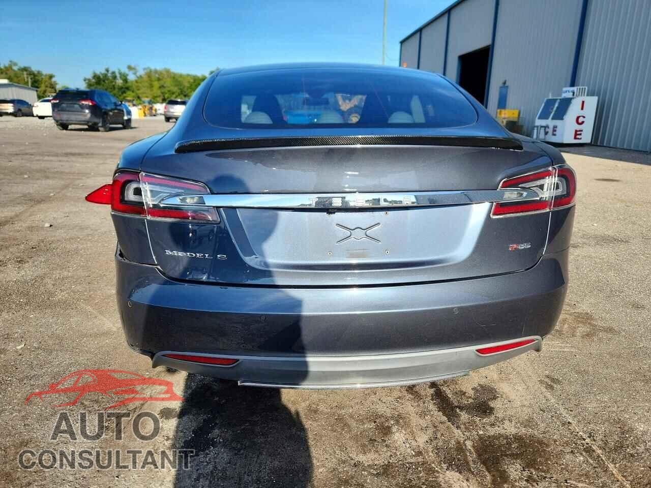TESLA MODEL S 2014 - 5YJSA1H19EFP55911