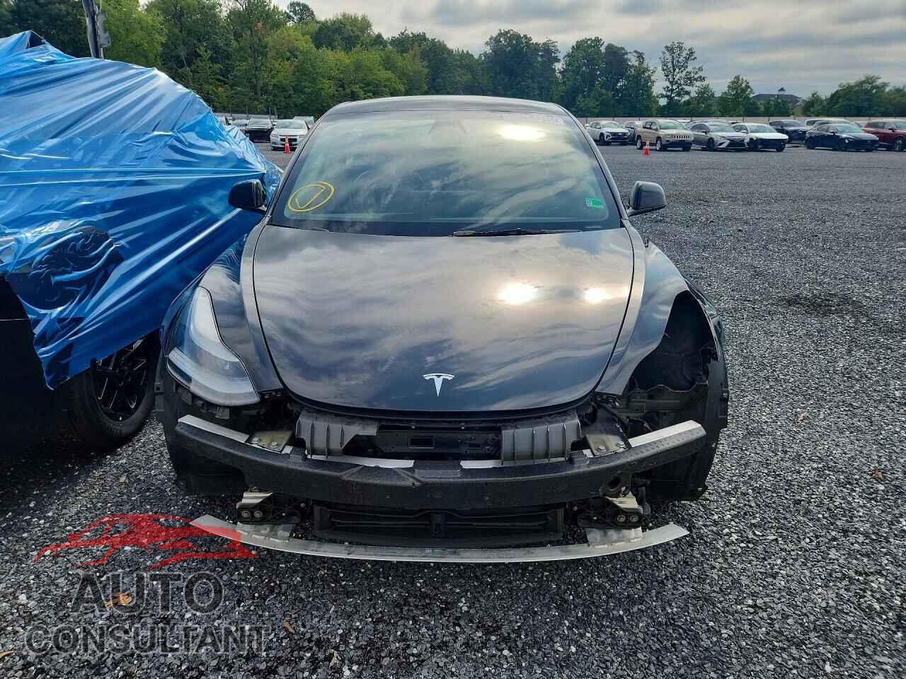 TESLA MODEL 3 2022 - 5YJ3E1EA9NF370197