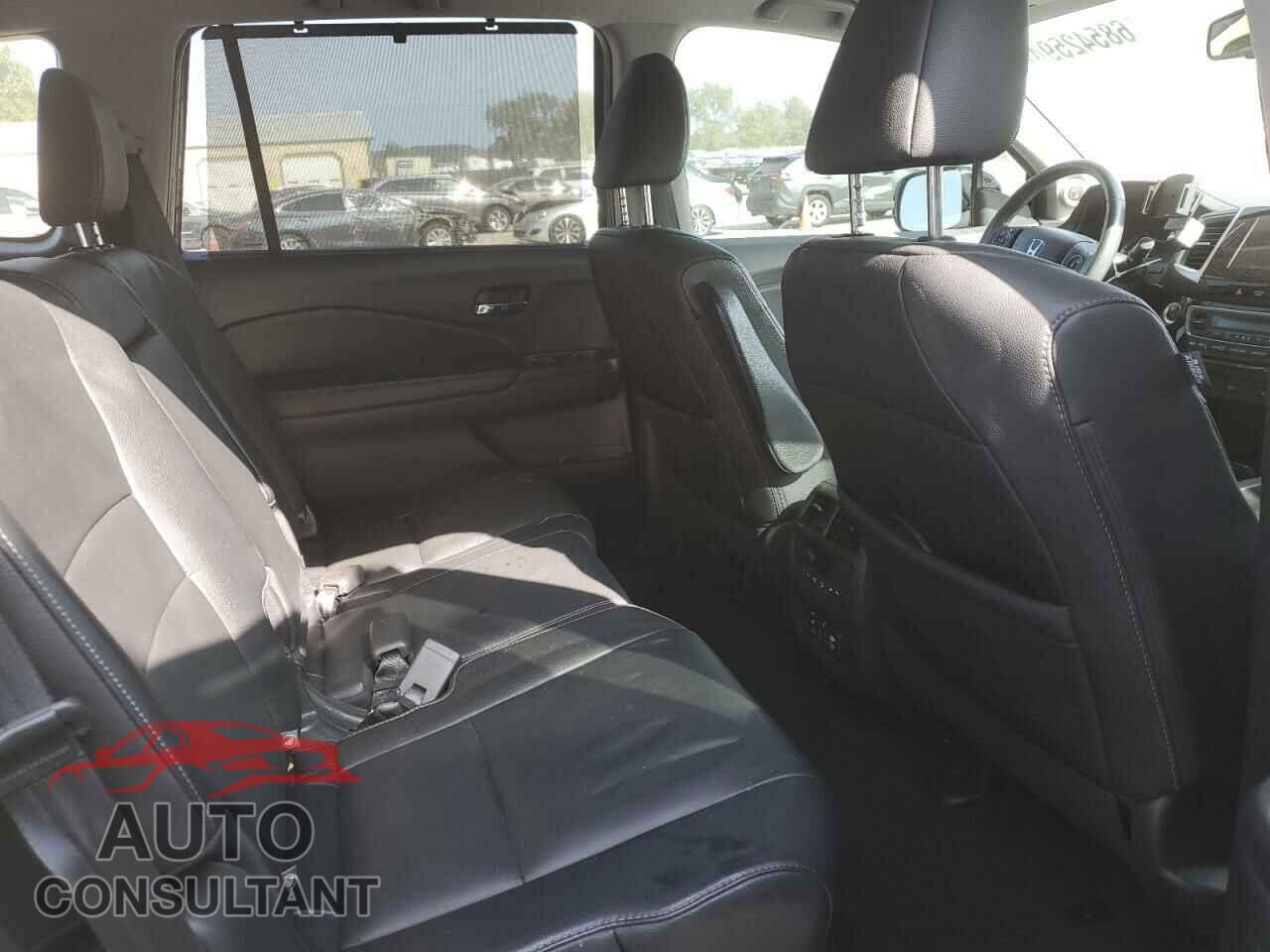 HONDA PILOT 2017 - 5FNYF6H91HB060678