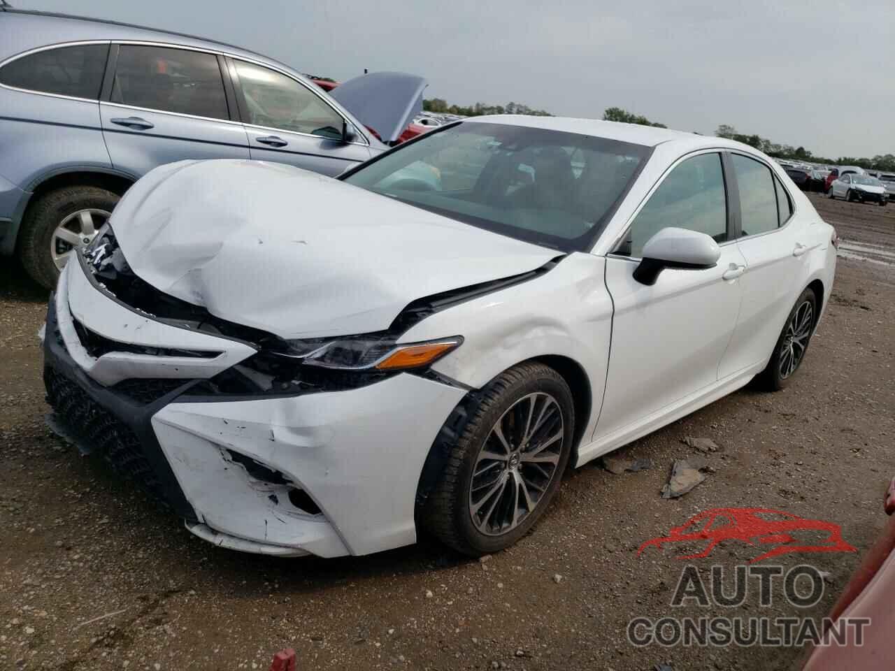 TOYOTA CAMRY 2018 - 4T1B11HK3JU590718
