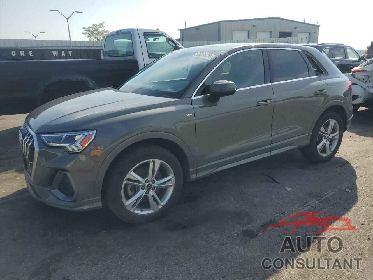 AUDI Q3 2021 - WA1EECF38M1031923