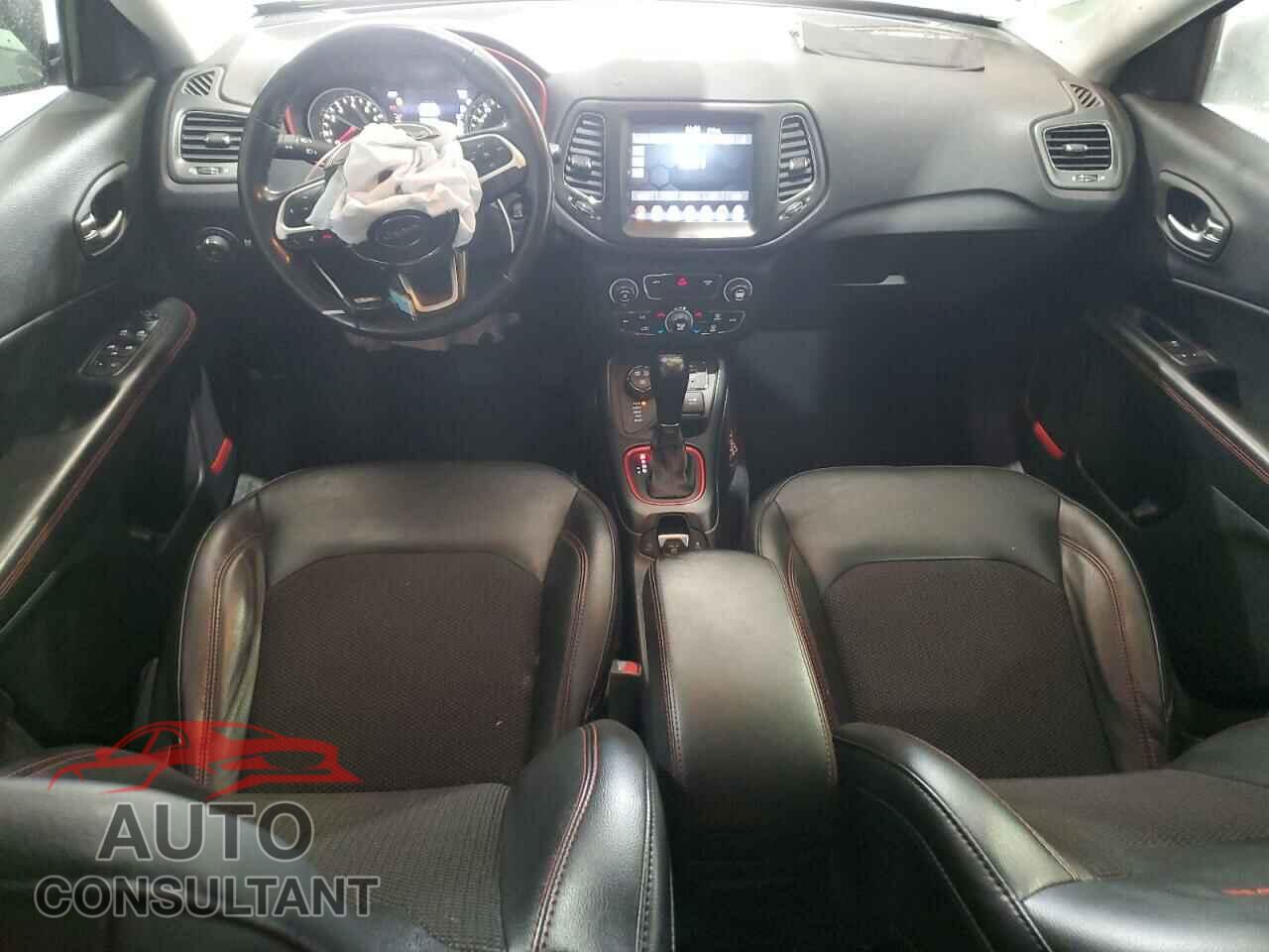 JEEP COMPASS 2020 - 3C4NJDDB2LT193684