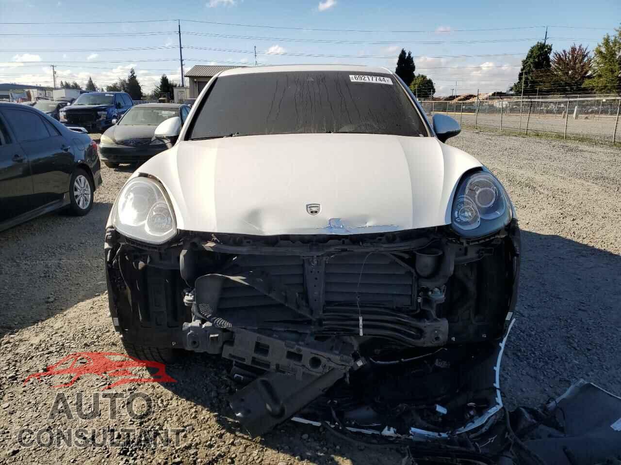 PORSCHE CAYENNE 2017 - WP1AA2A24HKA88286