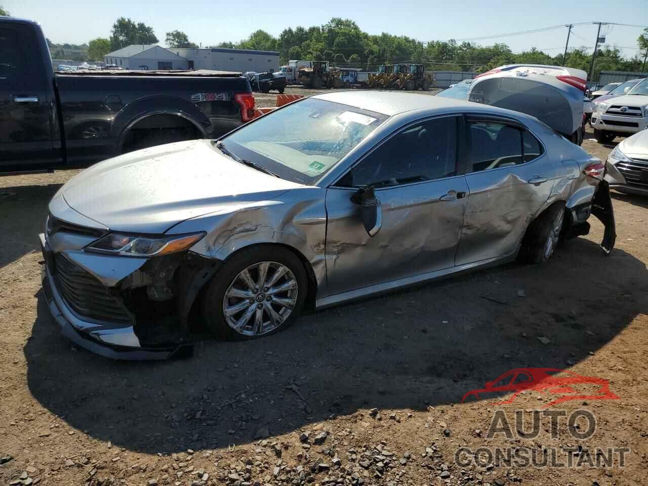 TOYOTA CAMRY 2018 - 4T1B11HK6JU646702