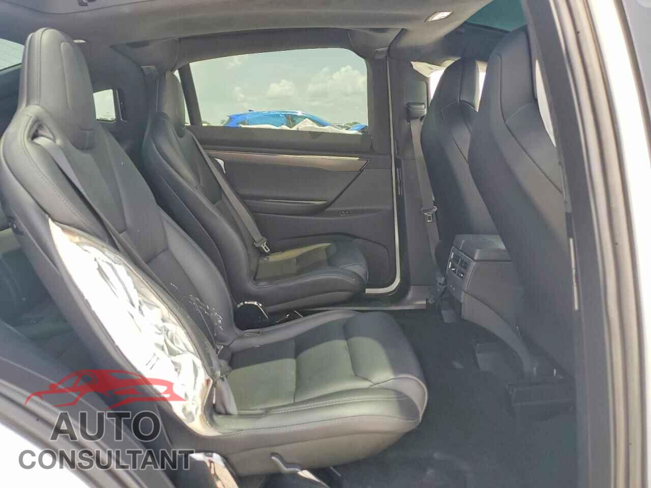 TESLA MODEL X 2018 - 5YJXCBE27JF118237