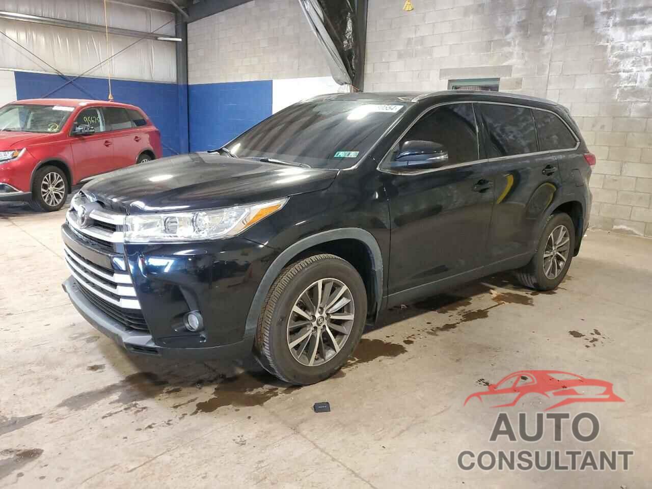 TOYOTA HIGHLANDER 2019 - 5TDJZRFH8KS721176