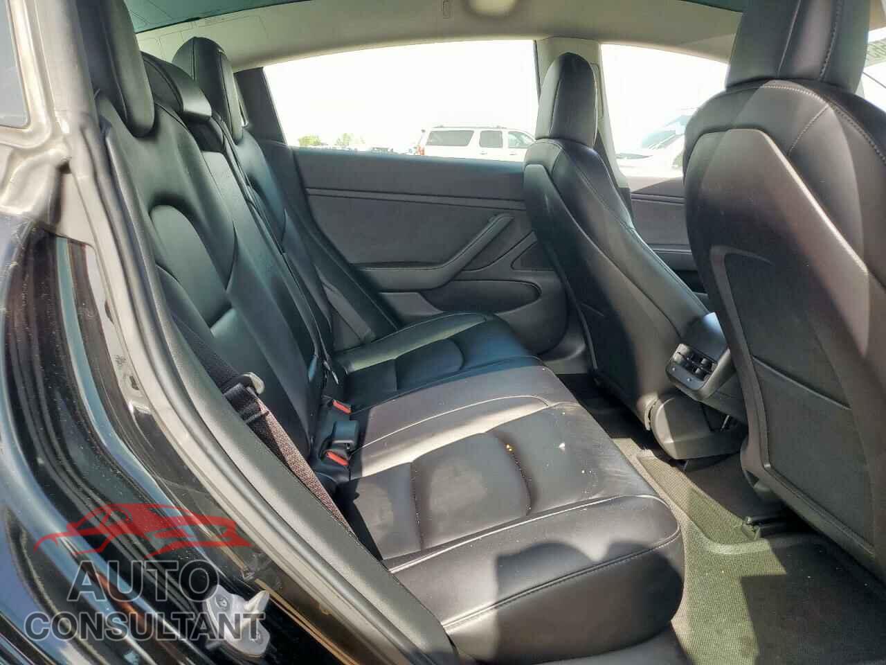 TESLA MODEL 3 2019 - 5YJ3E1EA5KF316715